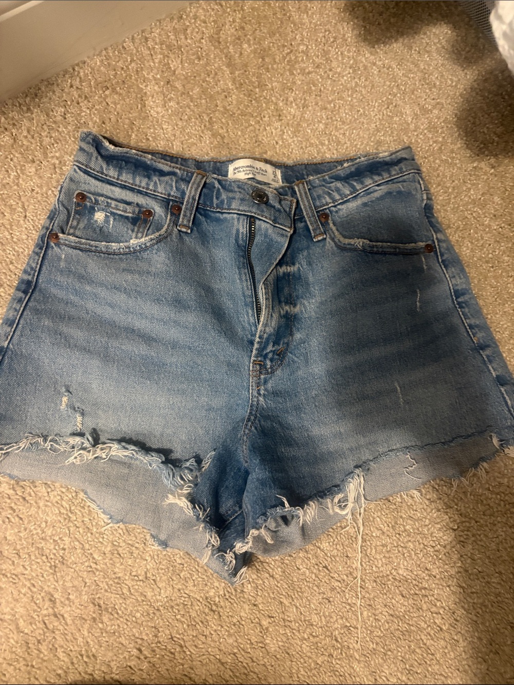 Abercrombie 90s Relaxed Cutoff Short - High Rise
